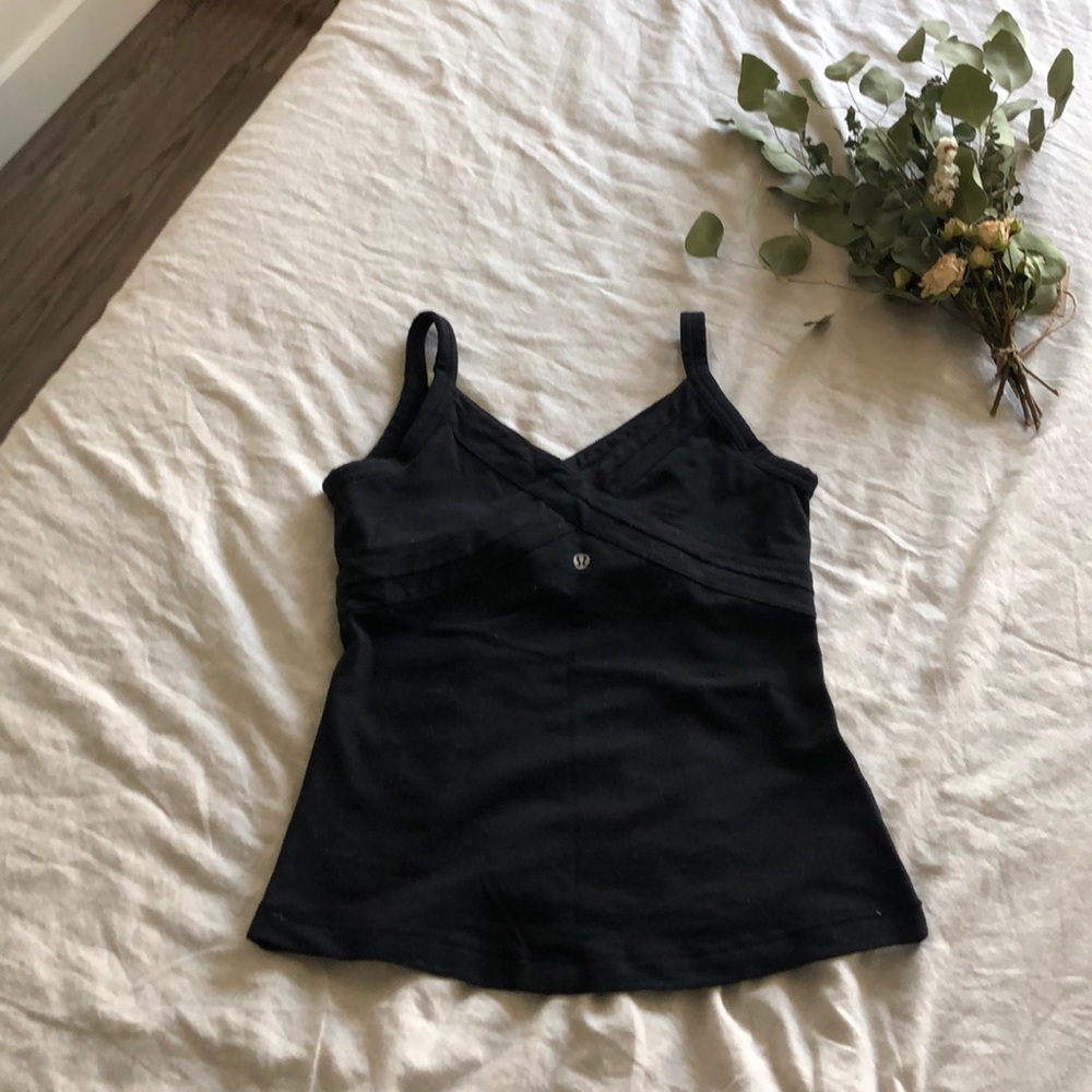Lululemon Tank (with built in bra)